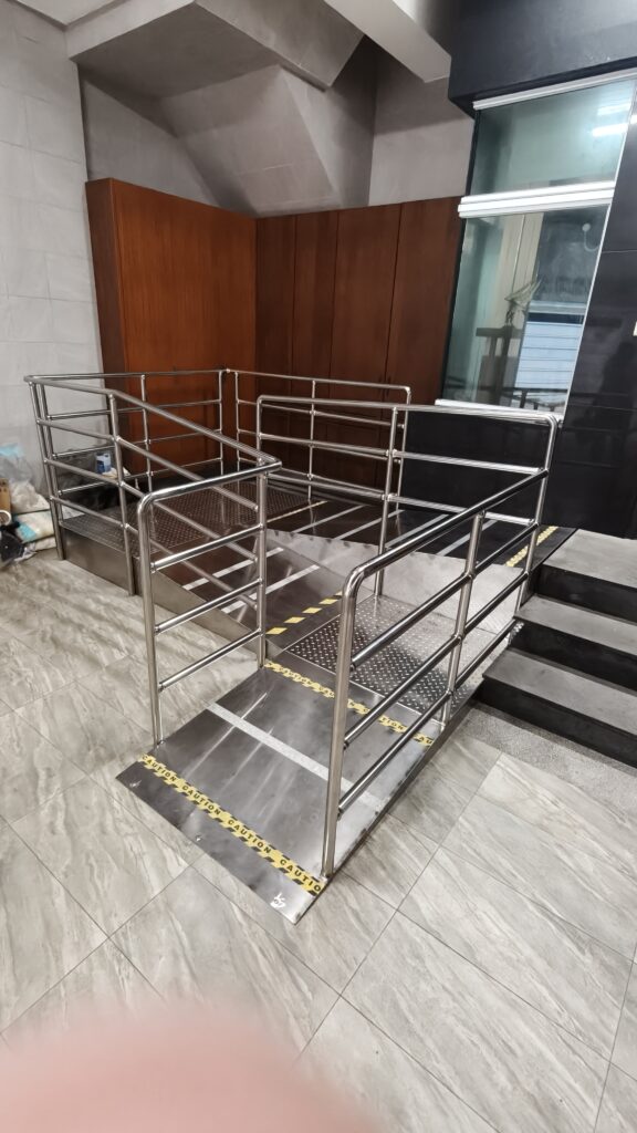 不鏽鋼無障礙坡道-11