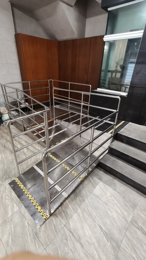 不鏽鋼無障礙坡道-14